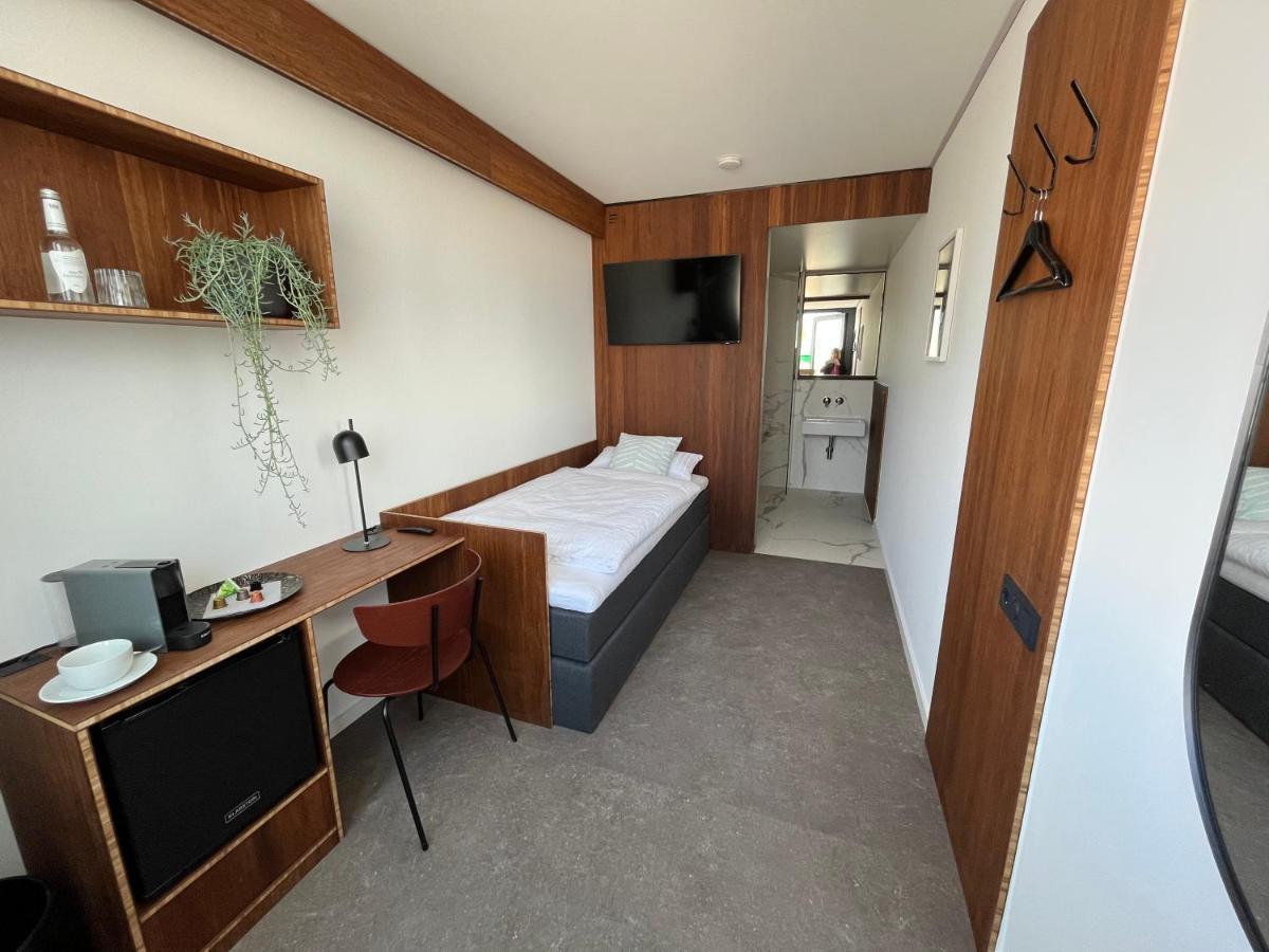 Tin Inn - Hueckelhoven - Das Hotel Aus Hochwertig Ausgebauten Ueberseecontainern Extérieur photo