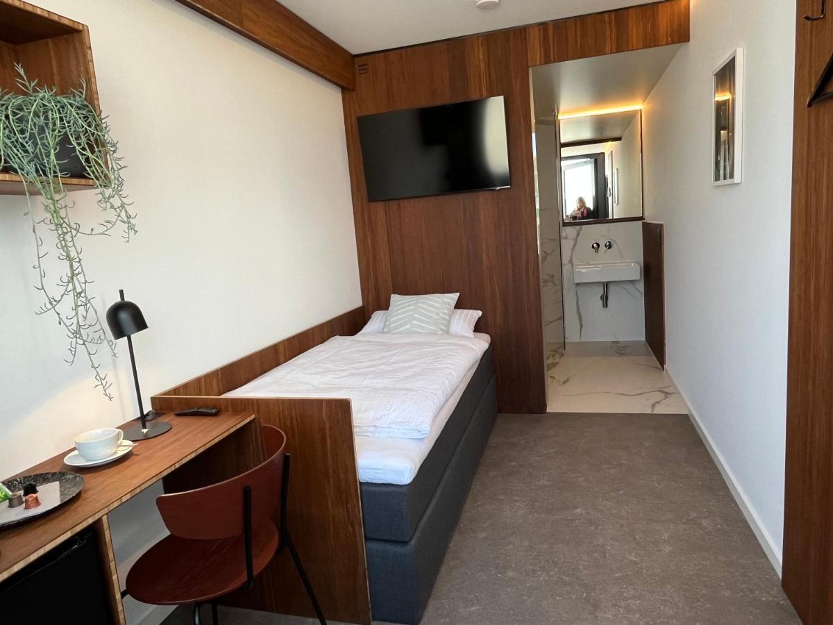 Tin Inn - Hueckelhoven - Das Hotel Aus Hochwertig Ausgebauten Ueberseecontainern Extérieur photo