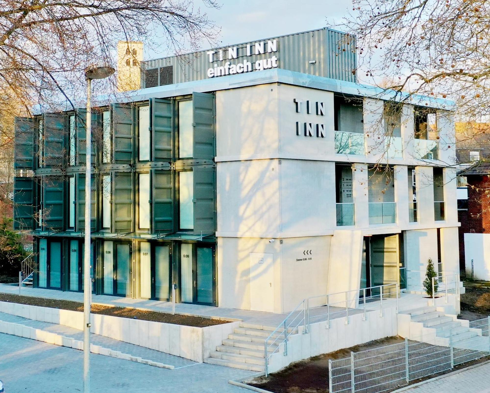 Tin Inn - Hueckelhoven - Das Hotel Aus Hochwertig Ausgebauten Ueberseecontainern Extérieur photo